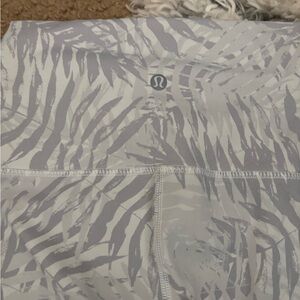 Lululemon Gray Patterned Leggings